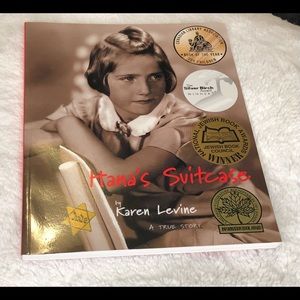 Hannah’s Suitcase By Karen Levine - A True Story